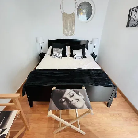 Rnet - Rhc 1208 Center Apartment