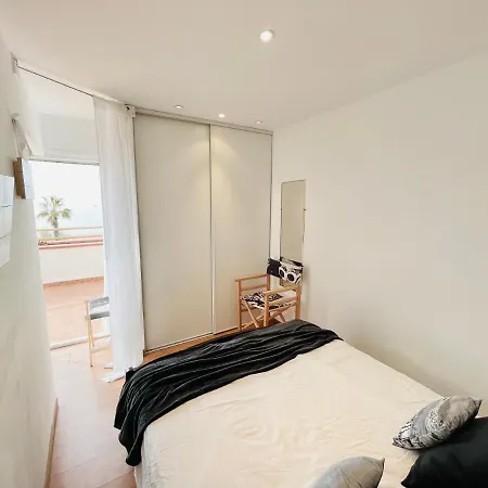 Rnet - Rhc 1208 Center Apartment