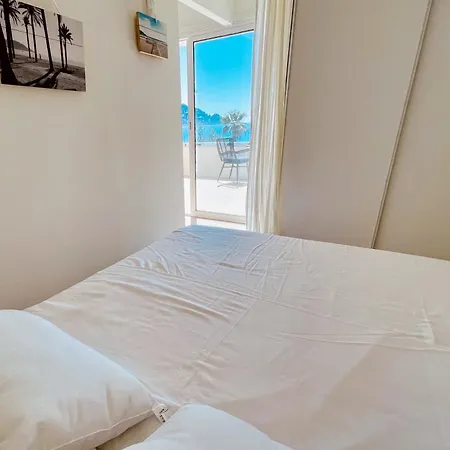 Rnet - Rhc 1208 Center Apartment