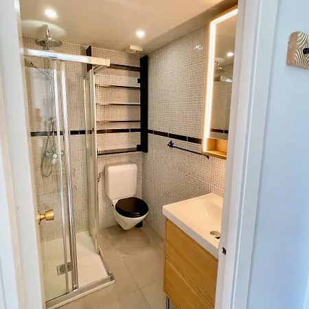 Rnet - Rhc 1208 Center Apartment
